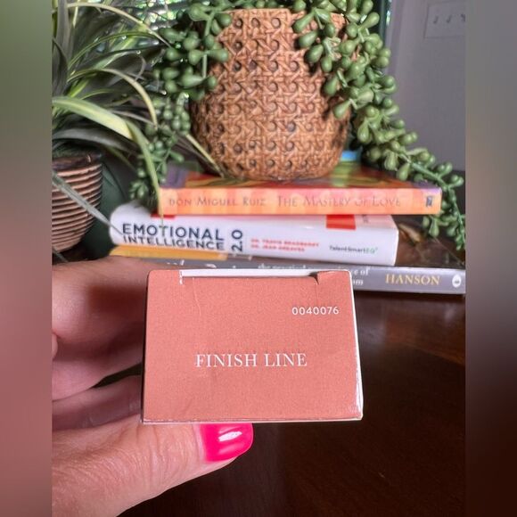 ✨DISCONTINUED✨ LAURA GELLER | “Finish Line” | Treat-N-Go | Tinted Lip Oil (New!) - Picture 4 of 8